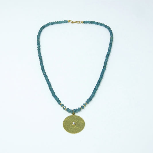 Blaues Turmalin – Collier mit brillant in Sonnenscheibe aus 750 Gelbgold