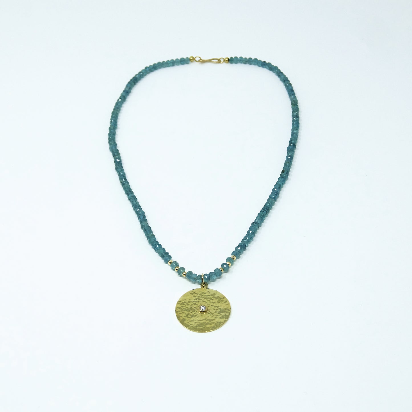 Blaues Turmalin – Collier mit brillant in Sonnenscheibe aus 750 Gelbgold