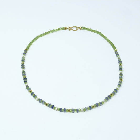 Collier Peridot - Iolith - Perle - 750 Gelbgold - Unikat