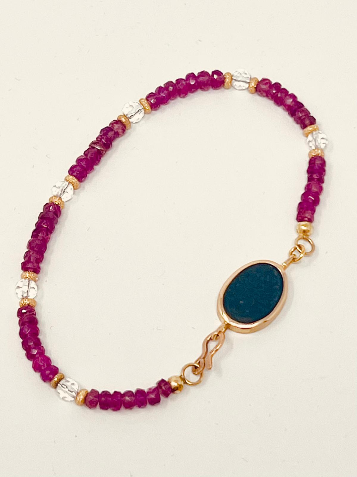 „Rheinkiesel einmal anders!“ - Rosa Turmalin-Armband mit Rheinkiesel - Bergkristall - 750 Gelbgold - Unikat